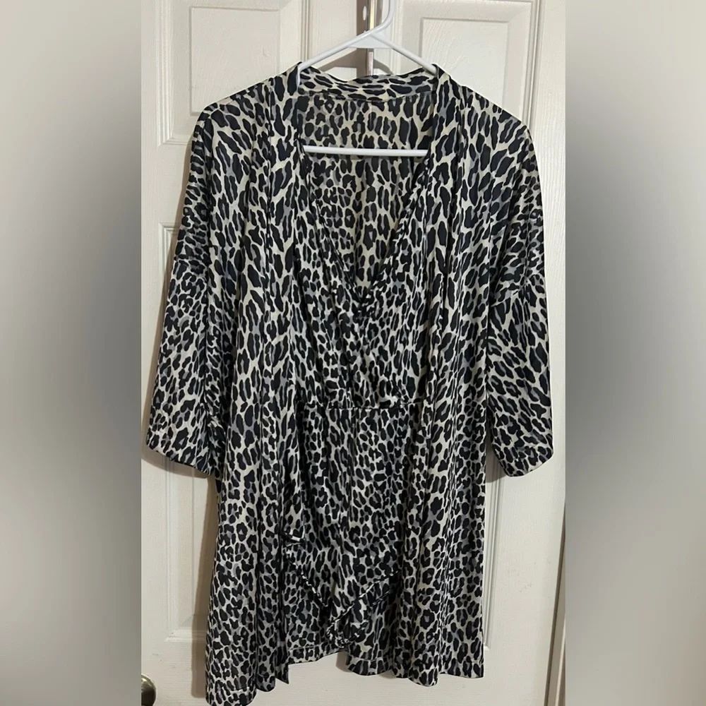 Vanity Fair Black and White Animal Print two piece lingerie size S